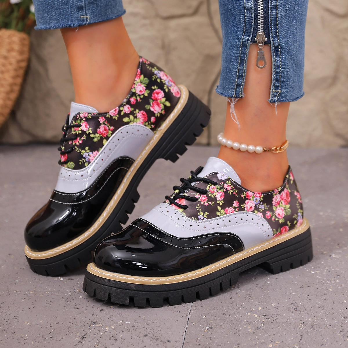 Women's Floral Derby Shoes with Cleated Sole – Lace-Up Shoes